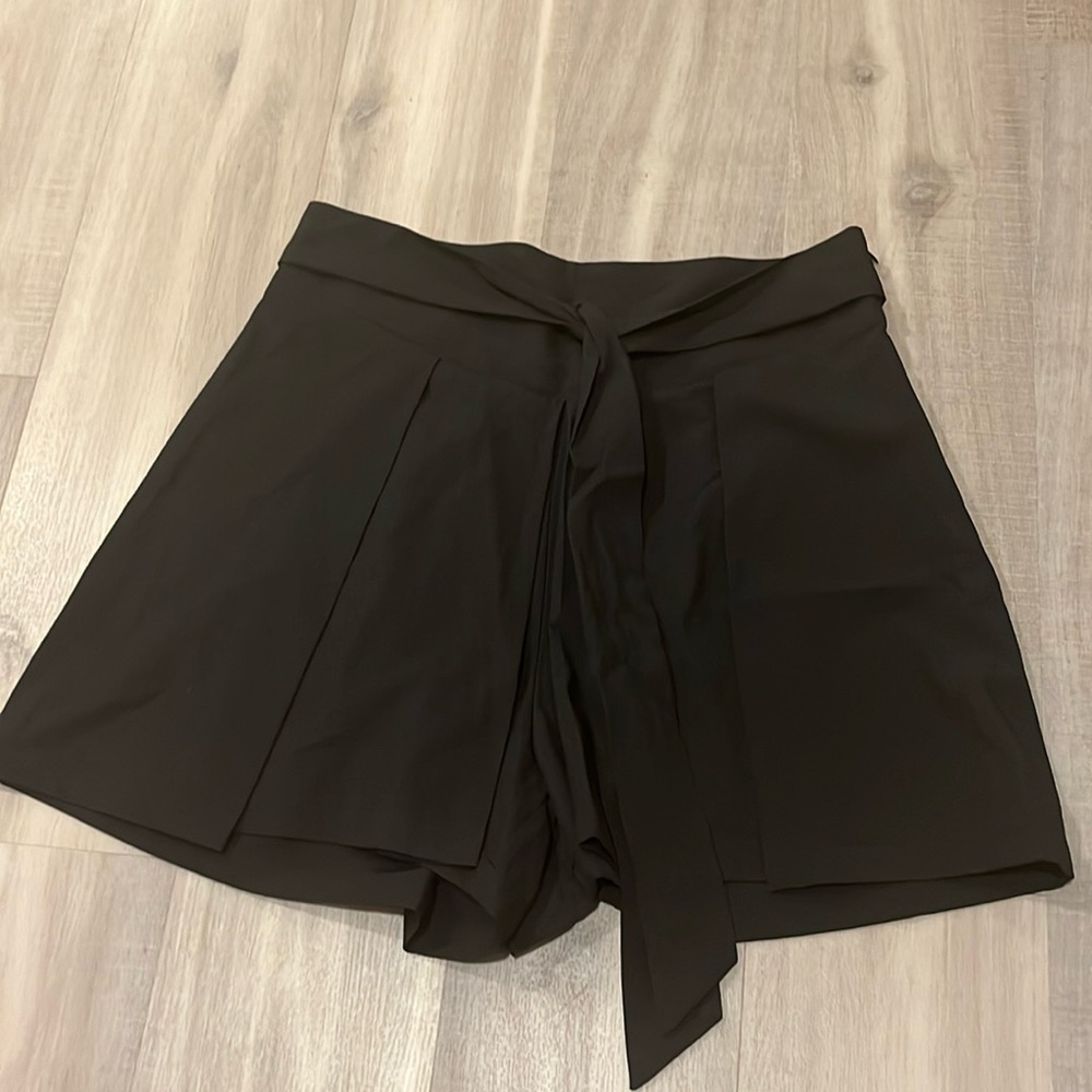 NWT black skort